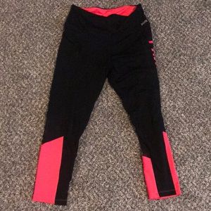 Victoria’s Secret Capri Leggings